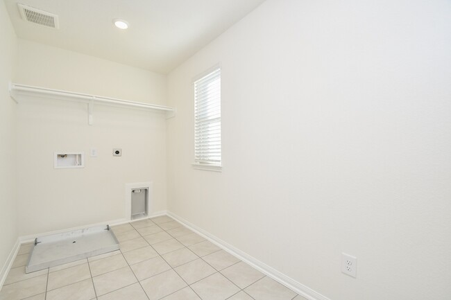 Building Photo - 8138 Leisure Pt Dr