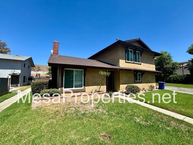 Building Photo - 1749 E Fairfield Ct
