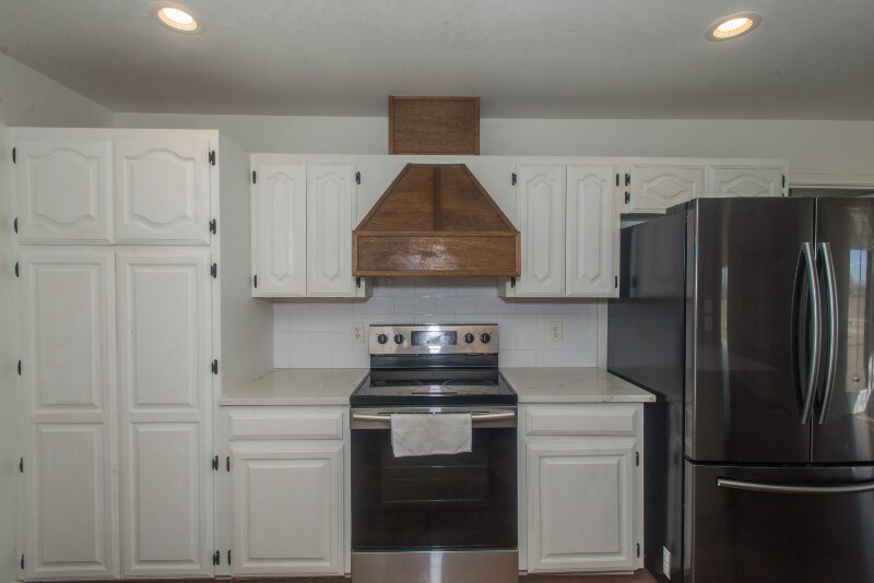 Building Photo - 430 CR 683