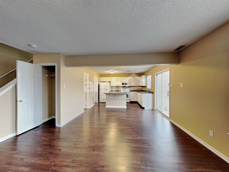 Building Photo - 14421 Refreshing Garden Ln