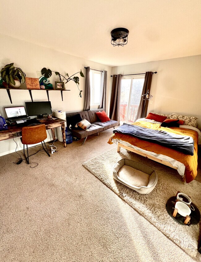 Building Photo - 3234 W Girard Ave