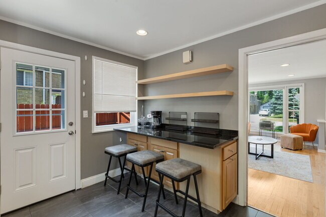 Building Photo - 47 Hackberry Ln