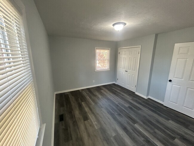 Building Photo - 6311 Glenlea Cir