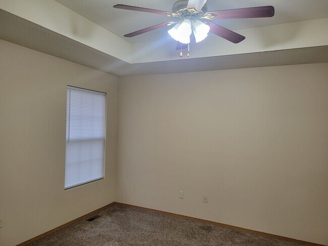 Building Photo - 3 Bedroom 2 Bath Close To Missouri State University $1295
