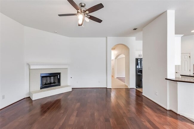 Building Photo - 15524 Belfin Dr