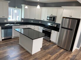 Building Photo - 10 John St