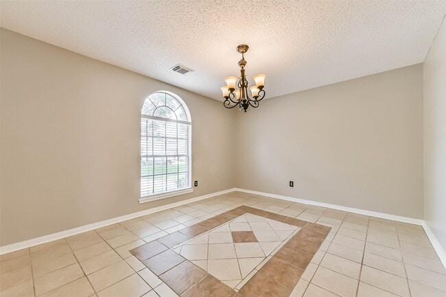 Building Photo - 2107 Bennigan St