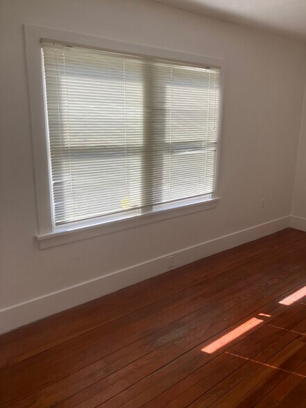 Building Photo - 728 2nd St