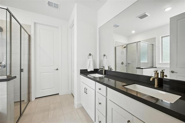 Building Photo - 447 Holly Rd