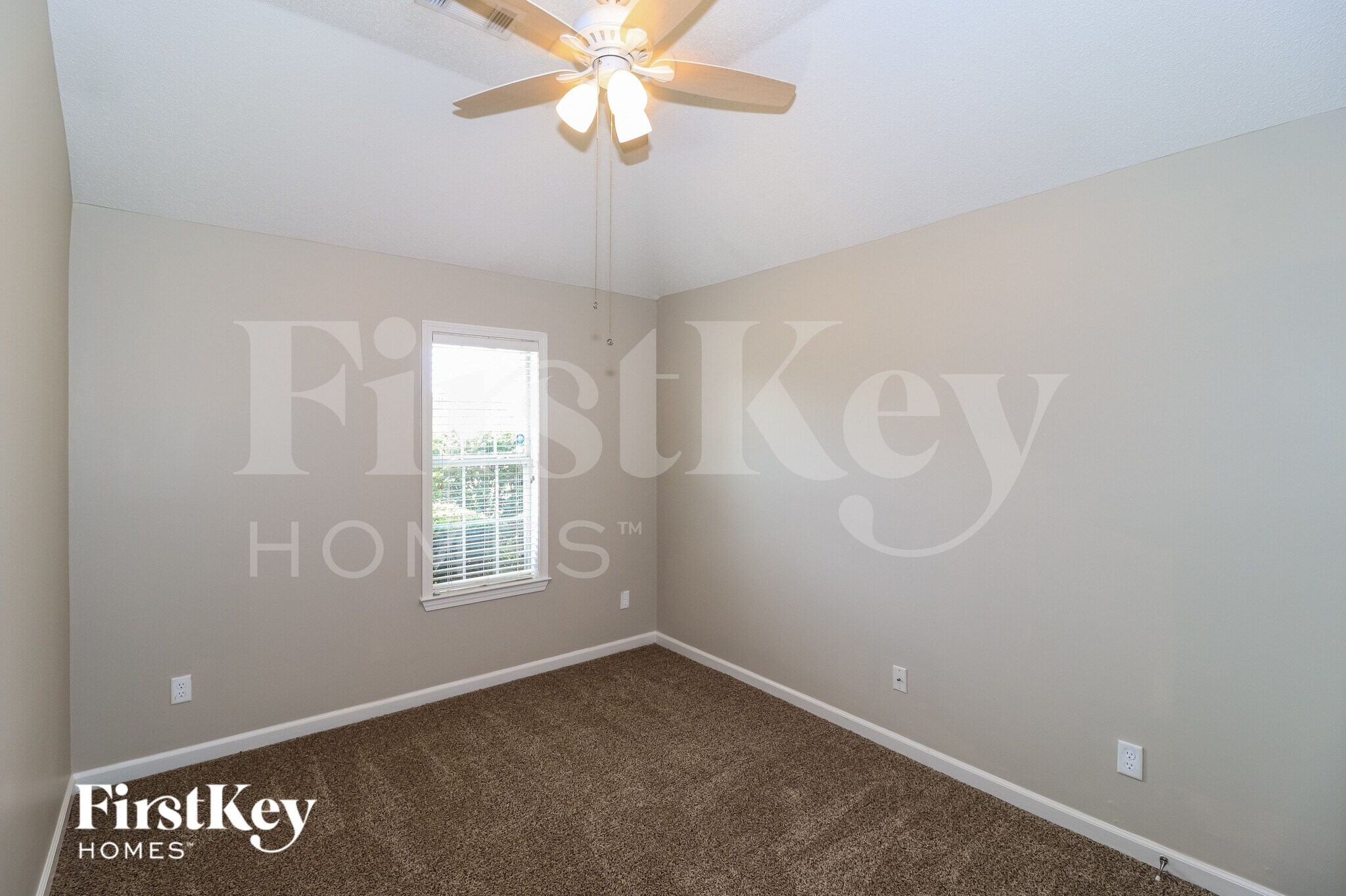 Building Photo - 4980 Rivercrest Ln