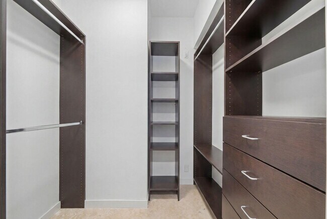 Building Photo - 333 Las Olas Way