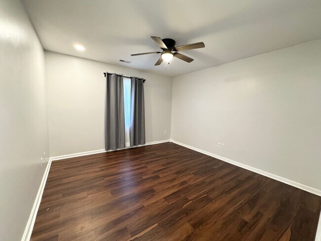 Building Photo - 205 Summerfield St