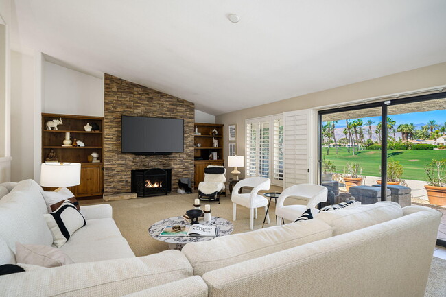 Building Photo - 44825 Guadalupe Dr