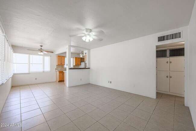 Building Photo - 7030 N 14th Ave