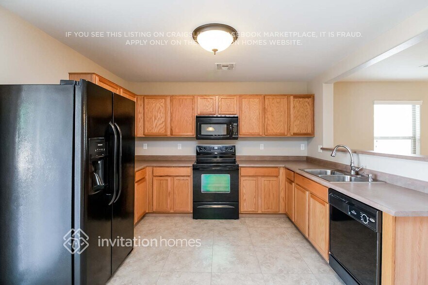 Building Photo - 2328 E Meadow Creek Way