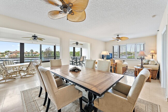 Building Photo - 926 Oak Harbour Dr