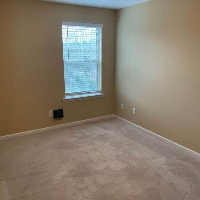 Building Photo - Townhome Condo