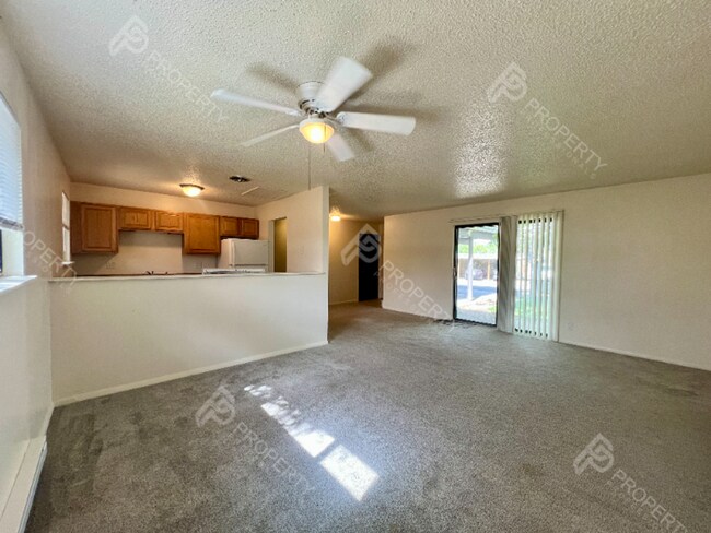 Building Photo - 867 Birch Ave