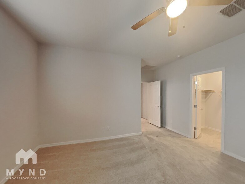 Building Photo - 815 N 109th Dr