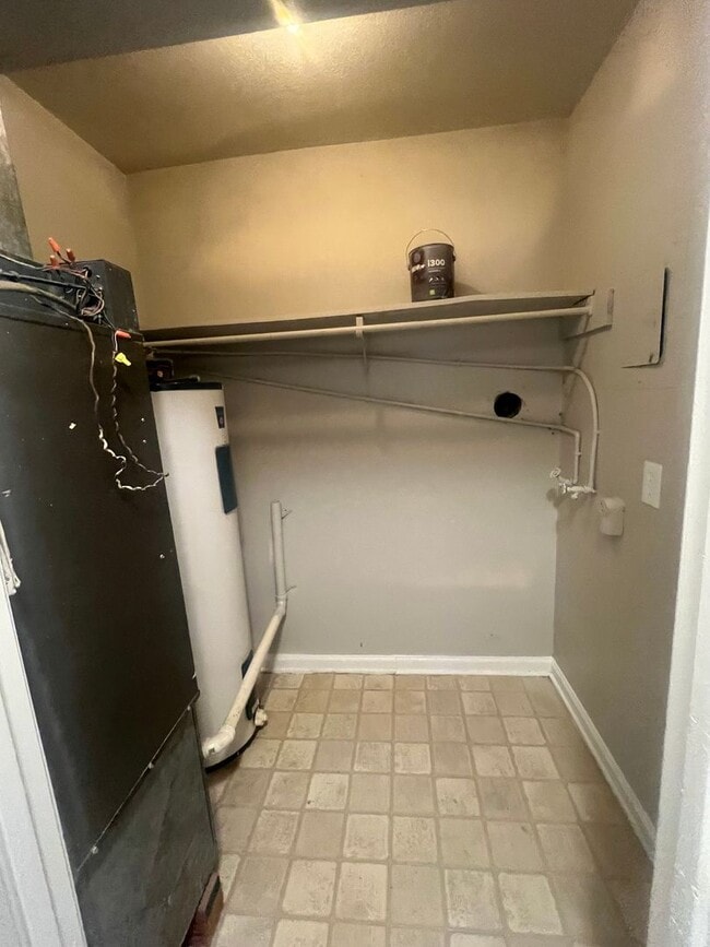 Building Photo - One bedroom for only $1050.00