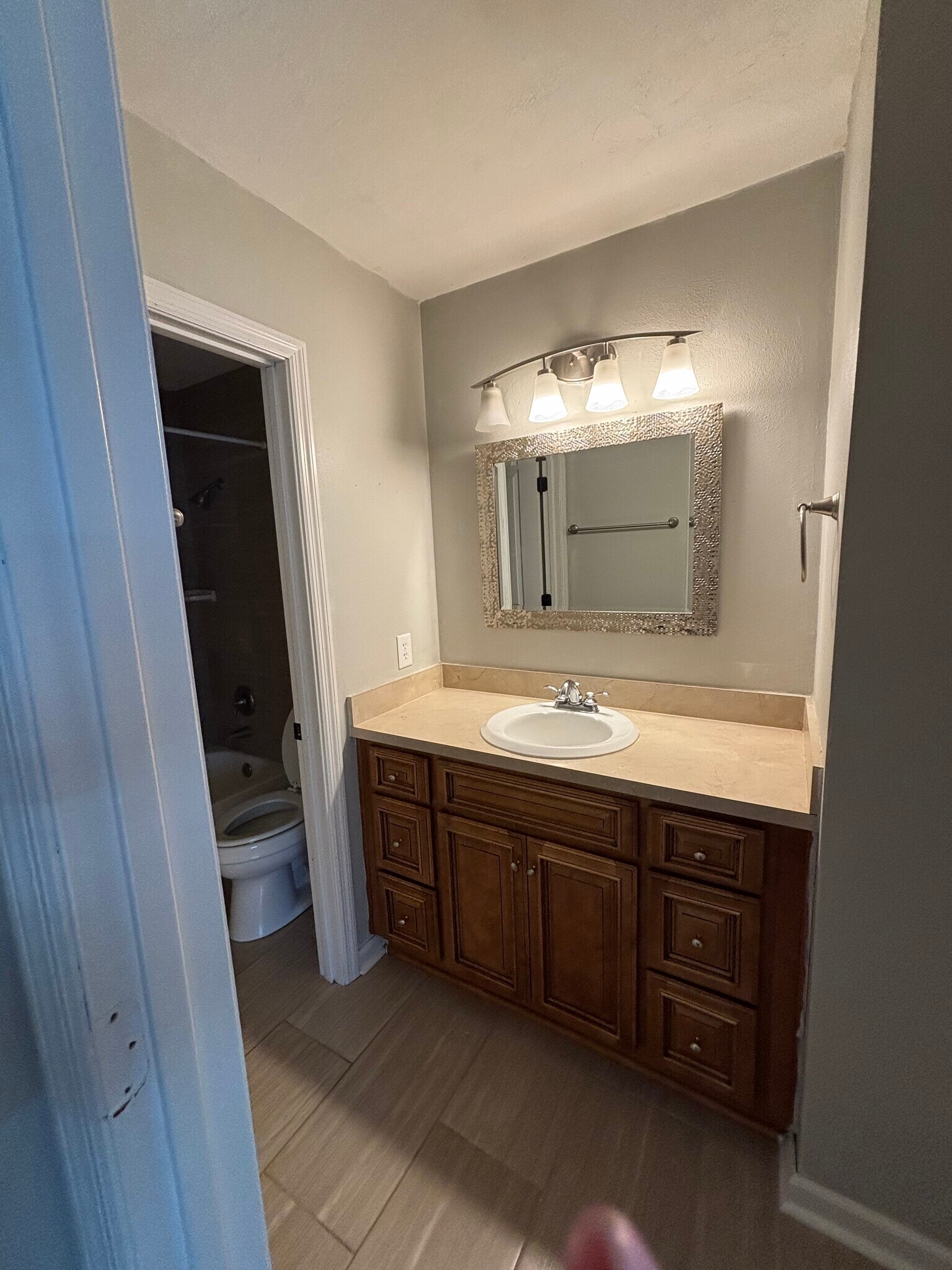 Building Photo - 3004 Ironwood Dr