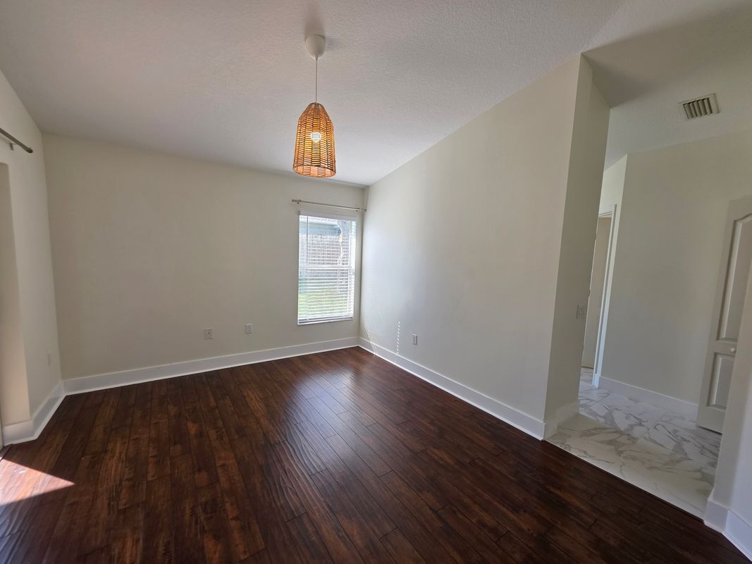 Building Photo - 730 Straw Lake Dr