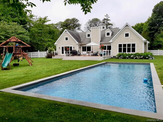 Building Photo - 70 S Country Rd