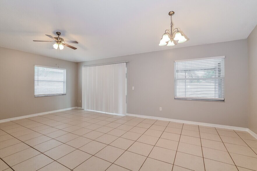 Building Photo - 16512 Golden Eagle Blvd