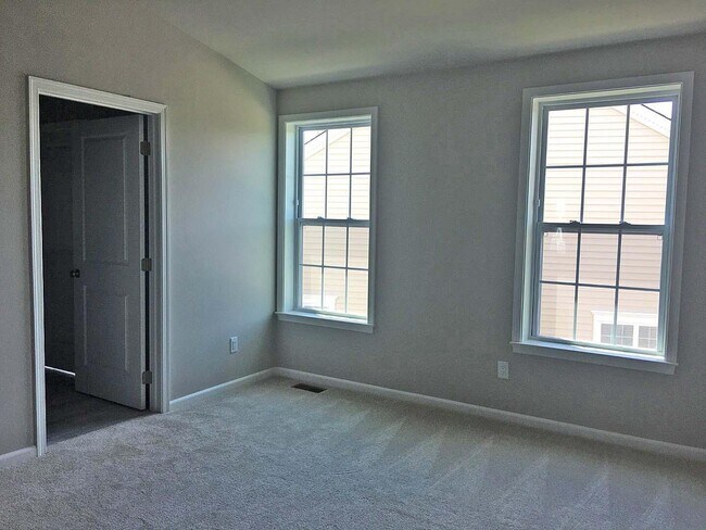 Building Photo - 2783 Ashcombe Dr.