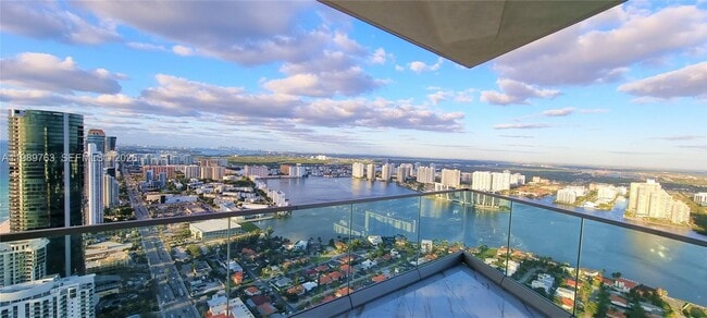 Building Photo - 18975 Collins Ave