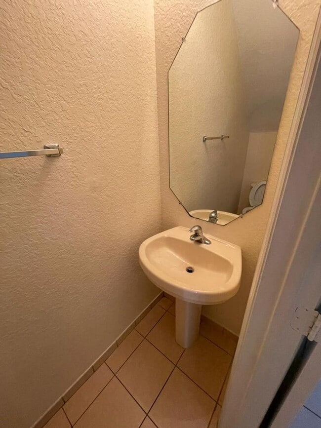 Building Photo - Two bedroom townhouse in gated Sonoma Bay ...