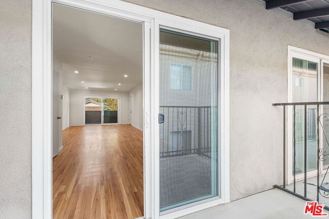 Building Photo - 10610 Landale St