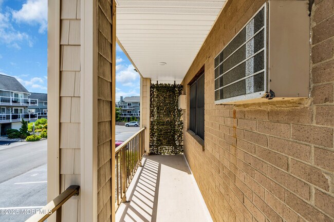 Building Photo - 1492 Ocean Ave