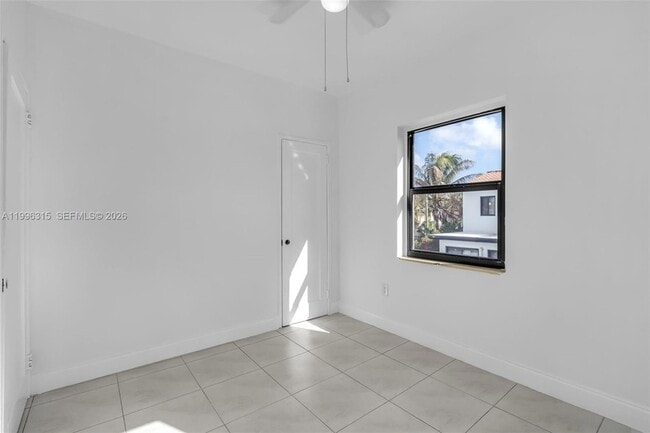 Building Photo - 130 SW 31st Ct