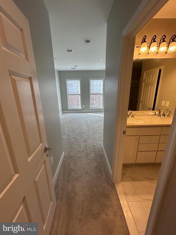 Building Photo - 2400 Brookmoor Ln