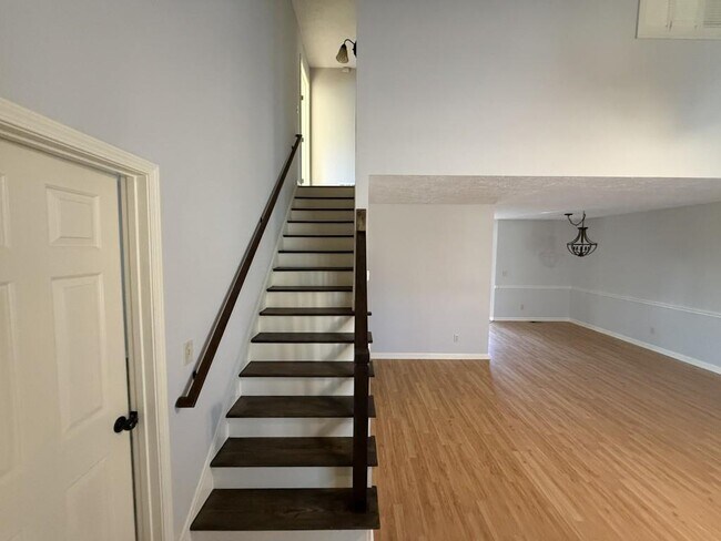 Building Photo - 34 Sassafras Grove