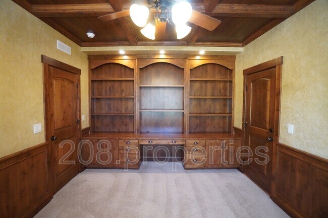 Building Photo - 1921 W Aspen Creek Dr