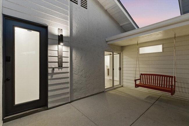 Building Photo - 2521 N 87th Way