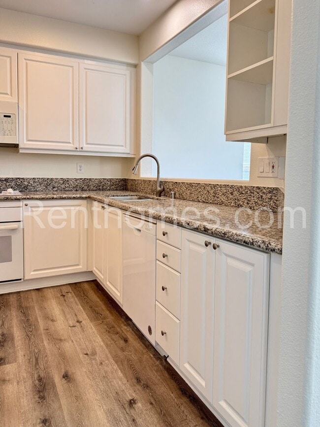 Building Photo - 11679 Westview Pkwy