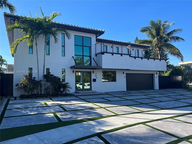 Building Photo - 13300 Biscayne Bay Terrace