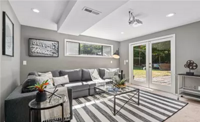Building Photo - Beautifully refreshed gem with 4 beds and ...