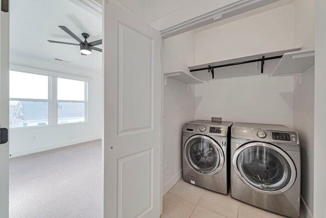 Building Photo - Executive 3 story Townhouse in Downtown Daybreak