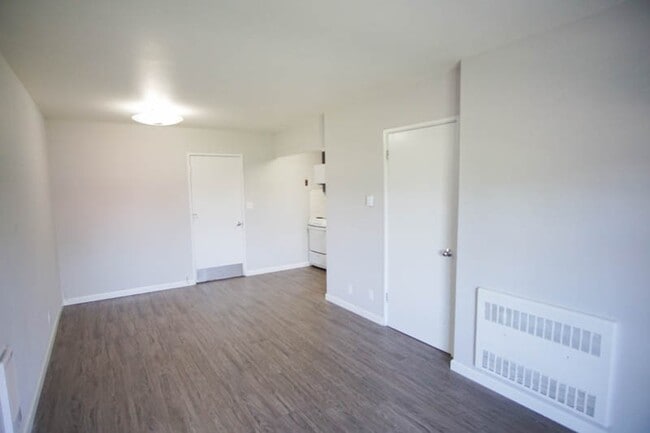 Building Photo - John's Landing: Mid-Century Studio w/ Walk...