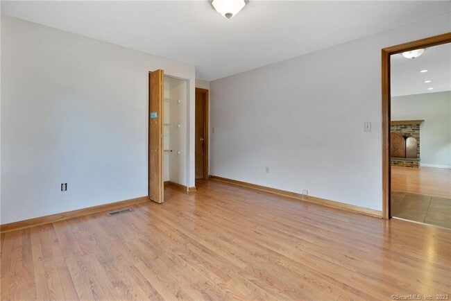 Building Photo - 25 Walcott Green