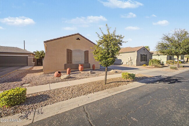 Building Photo - 706 E Las Colinas Pl