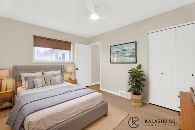 Building Photo - 3BD | 3BTH - HOT TUB - WATER FRONT - NEWLY RENOVATED - ON SYLVAN LAKE