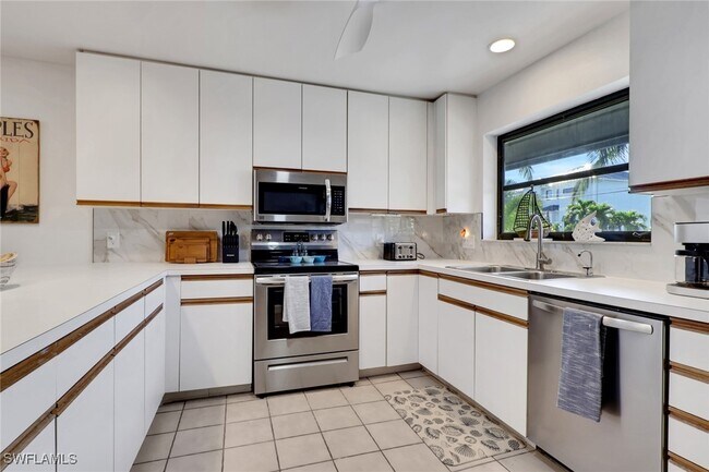 Building Photo - 1282 Belaire Ct