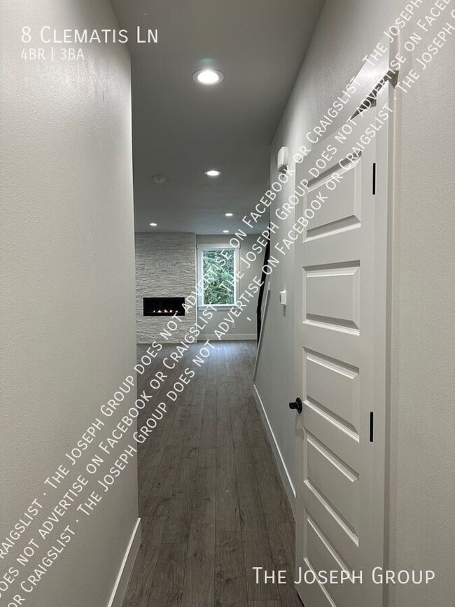 Building Photo - 8 Clematis Ln