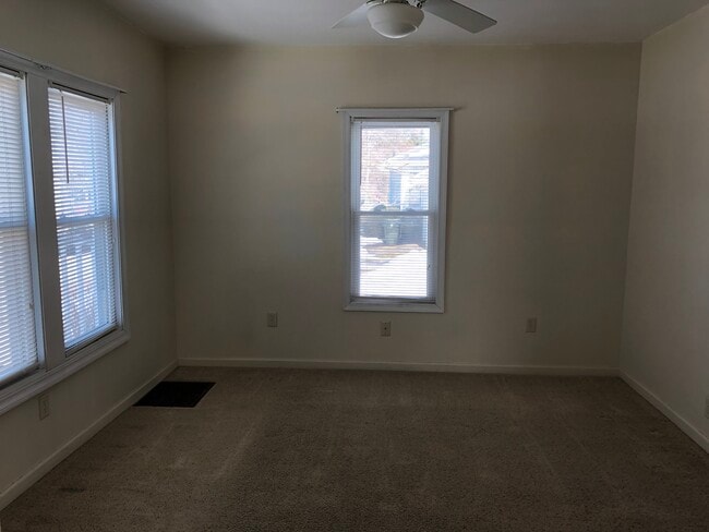 Living Room - 112 S Stewart St