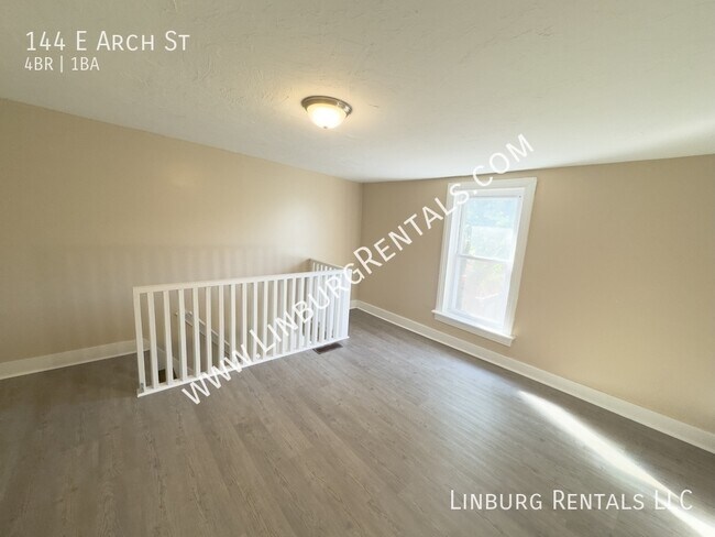 Building Photo - 144 Arch St